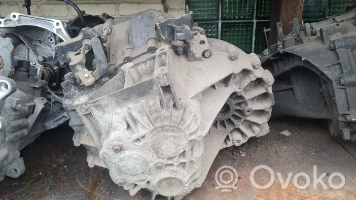 Volvo S40 Mechaninė 5 pavarų dėžė 4M5R7002CE