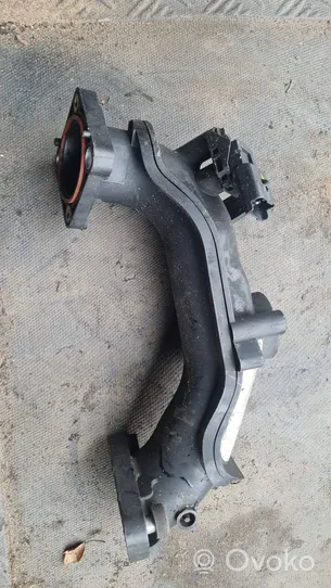 Ford Focus Tube d'admission de tuyau de refroidisseur intermédiaire 967495168000