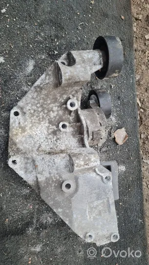 Volvo V70 Generator/alternator bracket 7G9Q10K018AA