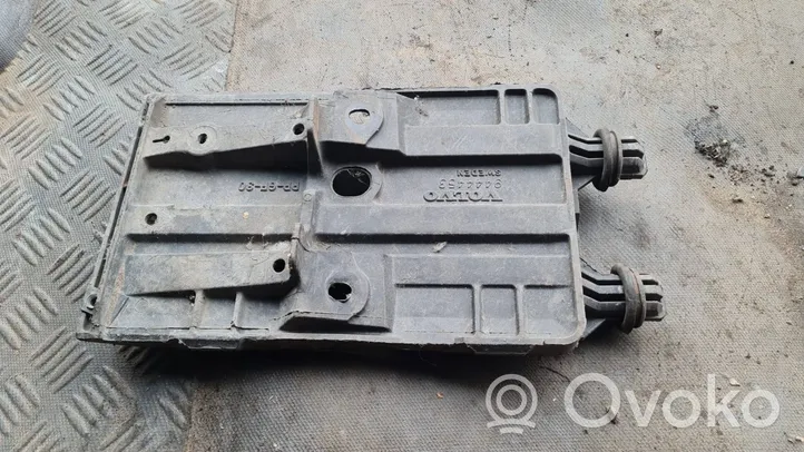 Volvo S70  V70  V70 XC Boîte de batterie 9444453