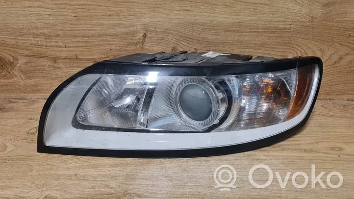 Volvo S40 Lampa przednia 31265700