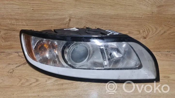 Volvo S40 Lampa przednia 31265701