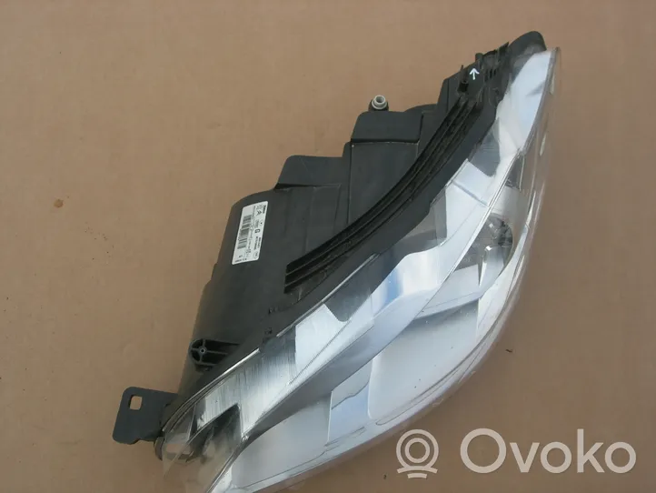 Peugeot 301 Lampa przednia 9675139080