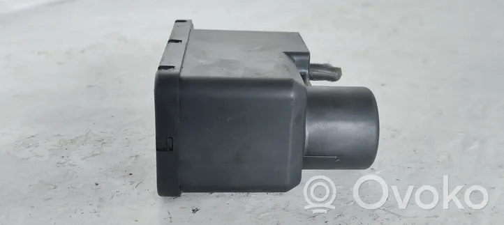 Audi A6 S6 C5 4B Oven keskuslukituksen ohjausyksikön moduuli 4A0862257C