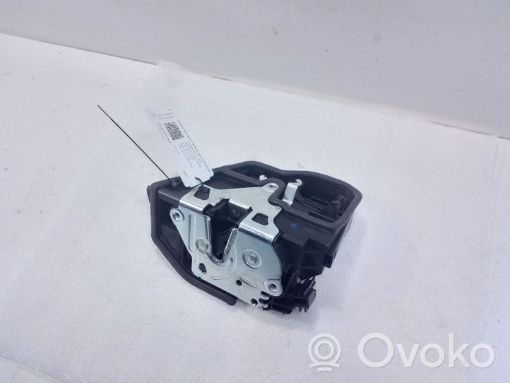 BMW 1 F20 F21 Front door lock 7202145