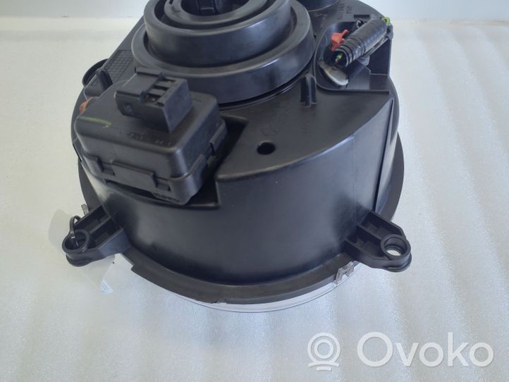 Jeep Cherokee III KJ Lampa przednia FM05130172