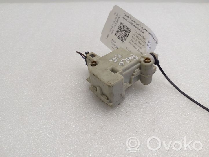 Volkswagen Polo IV 9N3 Fuel tank cap lock motor 