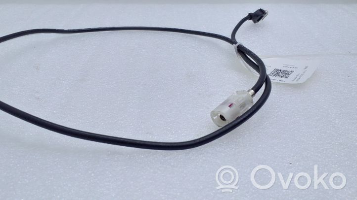 Mercedes-Benz B W246 W242 USB-pistokeliitin A1178200315