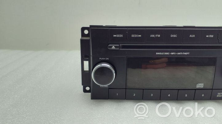 Dodge Grand Caravan Panel / Radioodtwarzacz CD/DVD/GPS P05091301AC