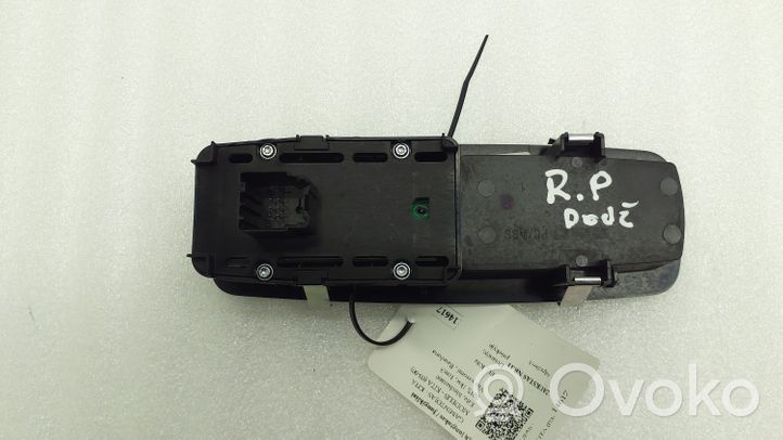 Dodge Grand Caravan Interruttore di controllo dell’alzacristalli elettrico 10035068