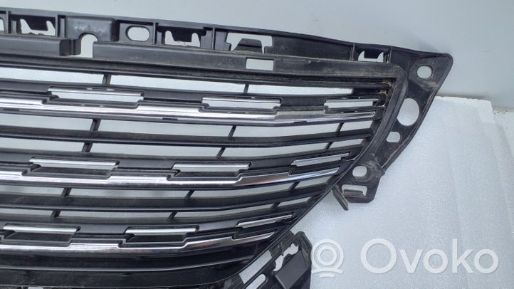 Peugeot 5008 II Maskownica / Grill / Atrapa górna chłodnicy 9816501577