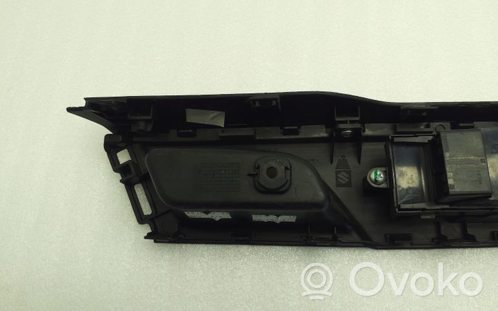 Suzuki Vitara (LY) Zestaw przełączników i przycisków 8372554P10