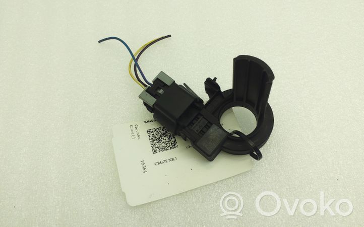 Chevrolet Cruze Sensor / Fühler / Geber 13505369