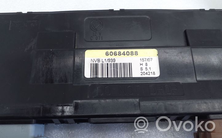 Alfa Romeo 159 Centrālās atslēgas vadības bloks 60684088