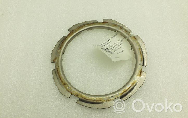 Porsche Cayenne (92A) Anello/dado di bloccaggio della vite della pompa del carburante nel serbatoio VDO16658040