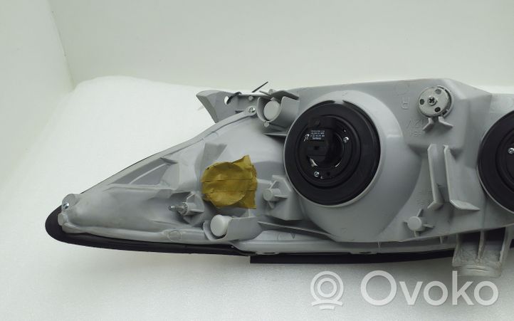 Toyota Camry Phare frontale 81110AA060