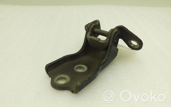 Chevrolet Captiva Front door upper hinge 