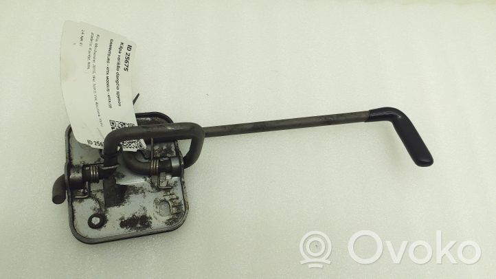 Skoda Fabia Mk3 (NJ) Rygiel / Zaczep zamka pokrywy przedniej / maski silnika 6V0823186B