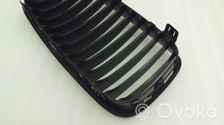 BMW 1 E81 E87 Grille de calandre avant 7322210