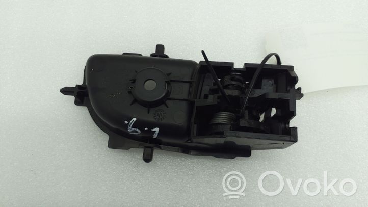 Toyota Aygo AB40 Klamka wewnętrzna drzwi tylnych 692060D271