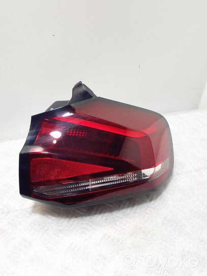 Citroen C4 III e-C4 Luci posteriori 9831100080