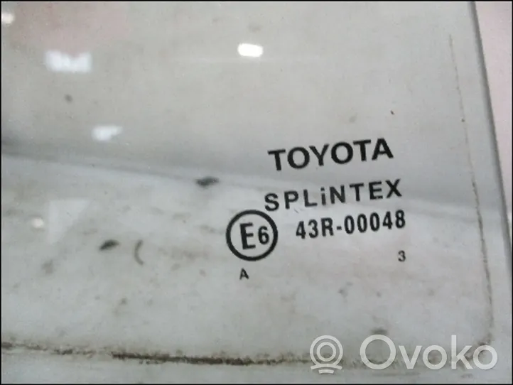 Toyota Yaris Vetro del deflettore posteriore 681230D010