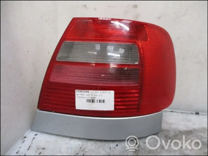 Audi A4 S4 B5 8D Lampa tylna 8D0945096F