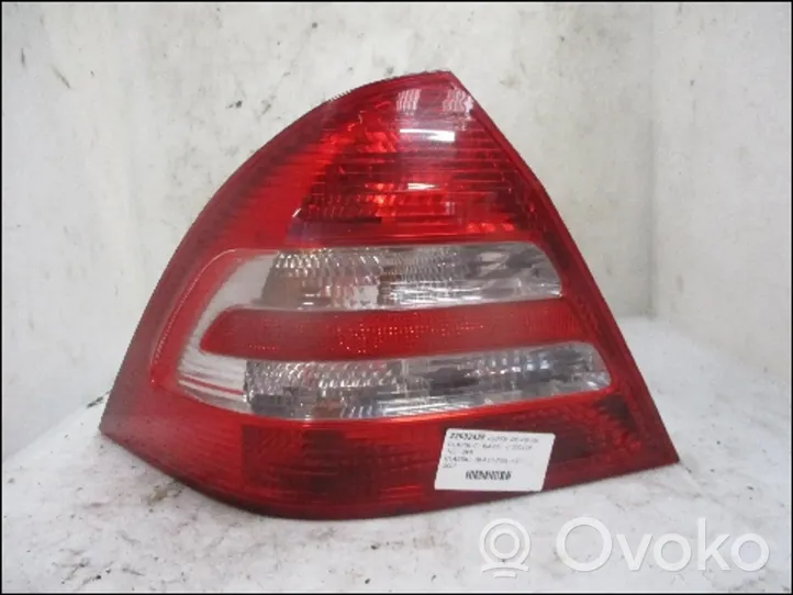 Mercedes-Benz C W203 Lampa tylna 2038201964