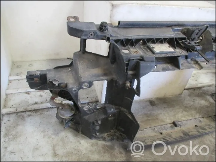 Fiat Stilo Jäähdyttimen kehyksen suojapaneeli 46762520