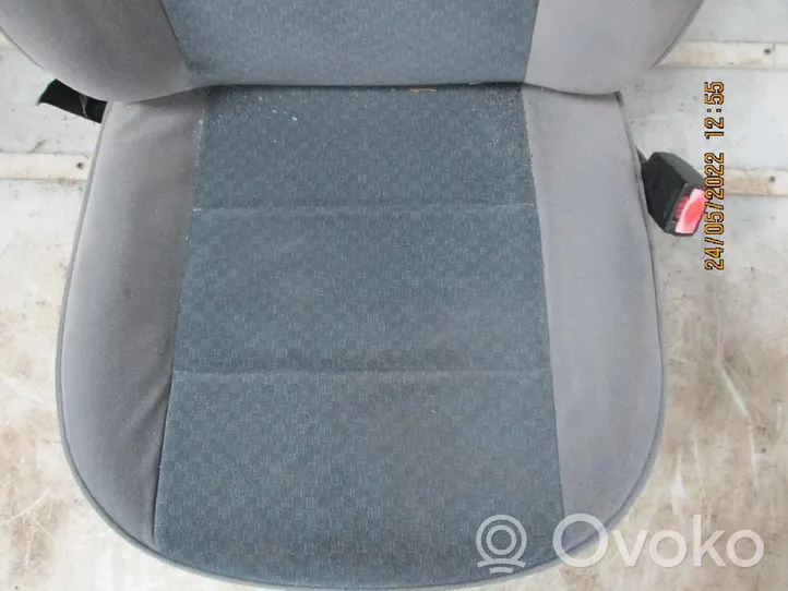 Peugeot 406 Fotel przedni pasażera 8850QX