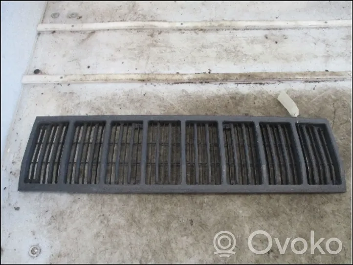 Jeep Cherokee XJ Grille de calandre avant 8310001181