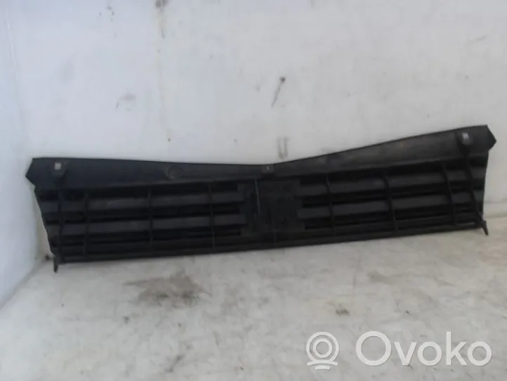 Peugeot 205 Grille de calandre avant 780941