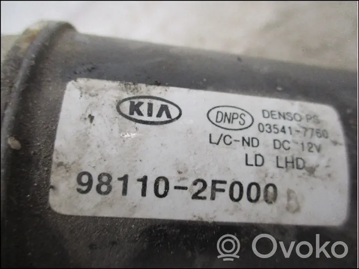 KIA Cerato Mechanizm i silniczek wycieraczek szyby przedniej / czołowej 981102F000