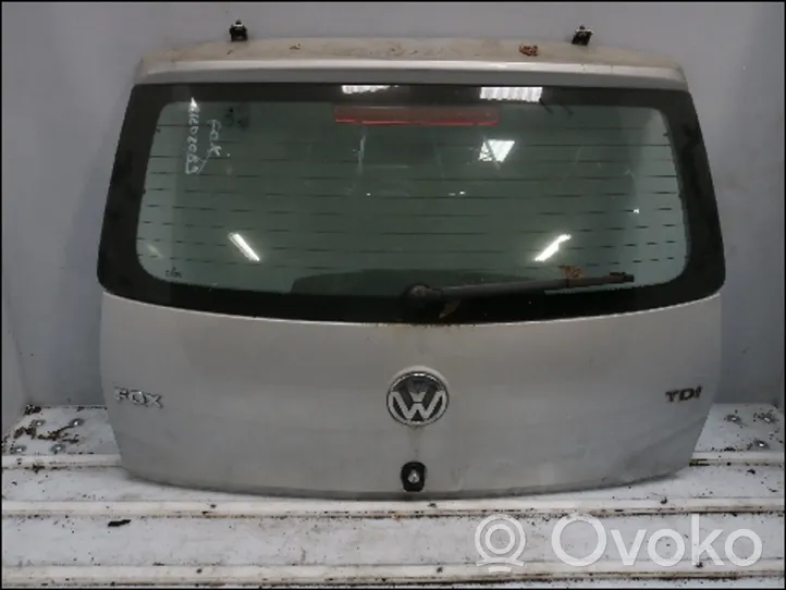 Volkswagen Fox Tylna klapa bagażnika 5Z6827025D