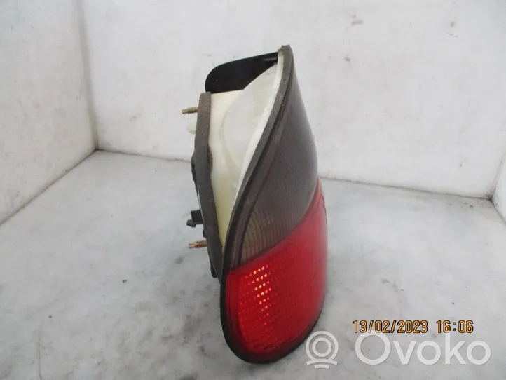 Renault Safrane Luci posteriori 7701042481