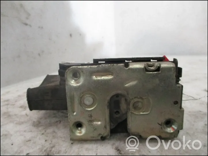 Renault 21 Serrure de porte avant 7701034393