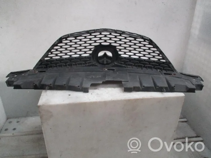 Mazda MPV Grille de calandre avant LD4750710