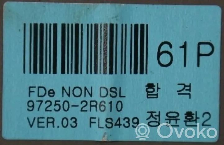 Hyundai i30 Kiti jungtukai/ rankenėlės/ perjungėjai 3243618