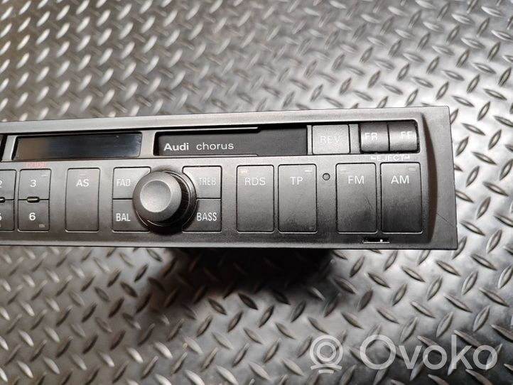 Audi A3 S3 8L Unité principale radio / CD / DVD / GPS 8L0035152A
