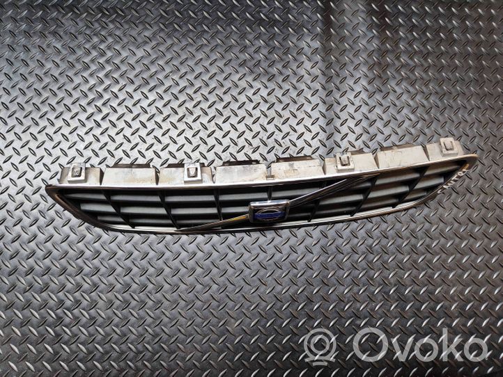 Volvo XC70 Grille calandre supérieure de pare-chocs avant 9190986