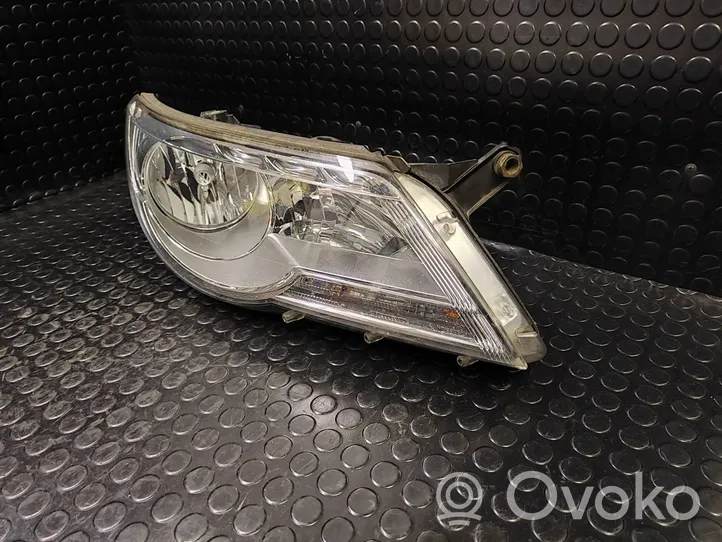 Volkswagen Tiguan Lampa przednia 5N2941032K