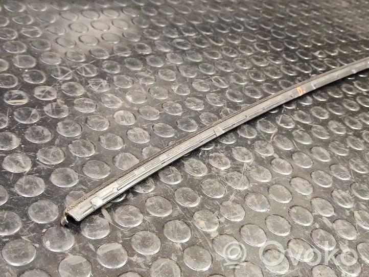 Volkswagen Tiguan Windshield trim 5N0854328