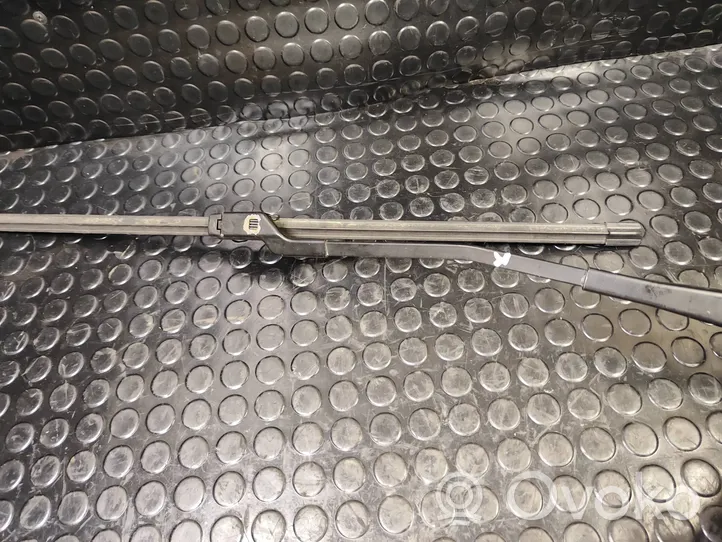 Volvo V70 Windshield/front glass wiper blade 30796035