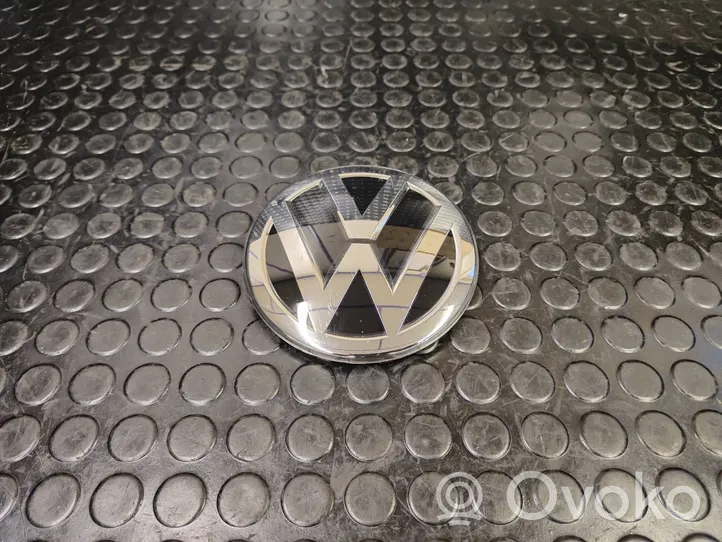 Volkswagen PASSAT B8 Logo, emblème, badge 2GA853601