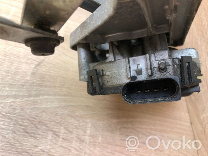 Ford Focus Mechanizm i silniczek wycieraczek szyby przedniej / czołowej 4M5117508BA