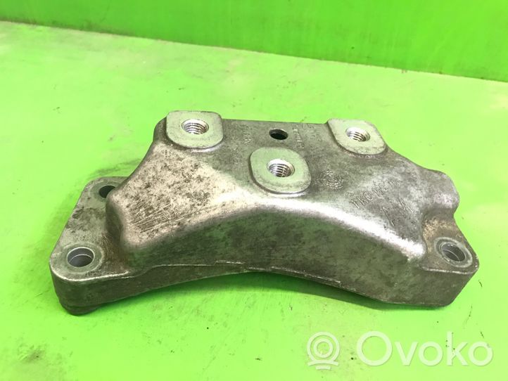 Volkswagen Touran I Gearbox mounting bracket 1K0199117