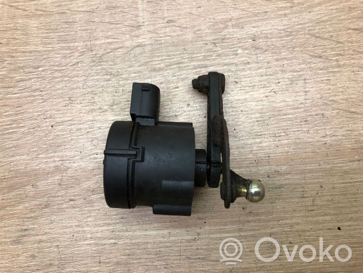 Mercedes-Benz Vito Viano W638 Sensor de nivel del faro delantero/principal 0105427517