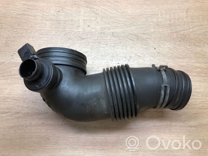 Volkswagen Touareg I Oro paėmimo kanalo detalė (-ės) 7L6129534