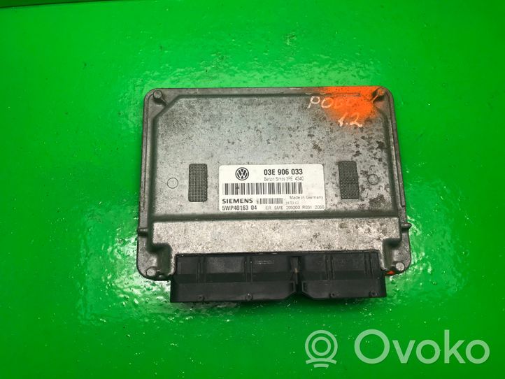 Volkswagen Polo IV 9N3 Unité de commande, module ECU de moteur 03E906033