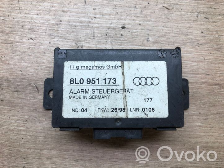 Volkswagen Bora Signalizacijos valdymo blokas 8L0951173